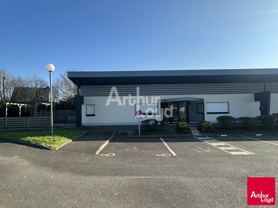 CESSON SEVIGNE - LOCAL COMMERCIAL/ACTIVITE A LOUER - 335 M²