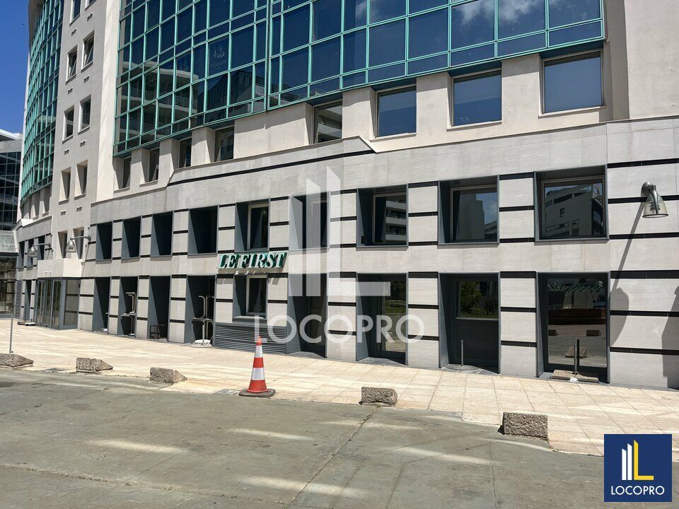 Vente local commercial 258 m² non divisibles