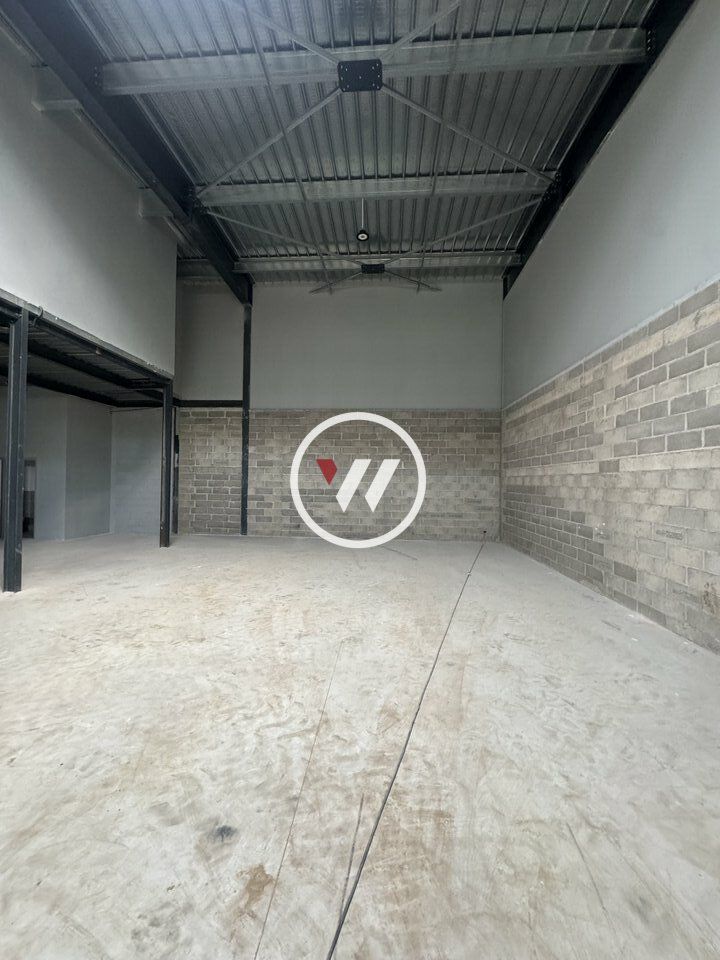 Location local d''activites 403 m² non divisibles