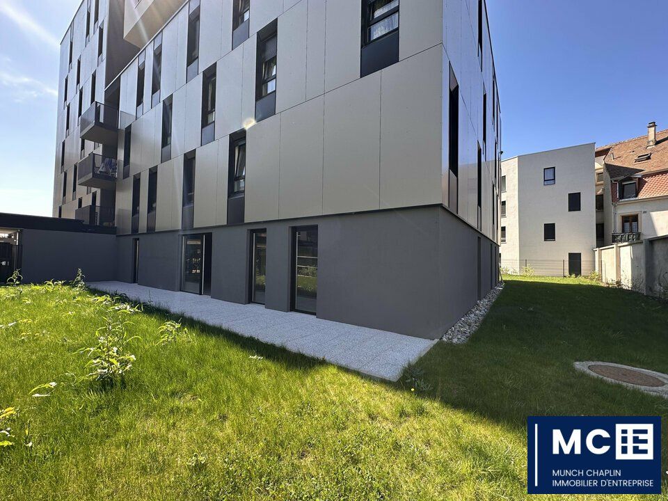 Location bureaux 300 m² non divisibles