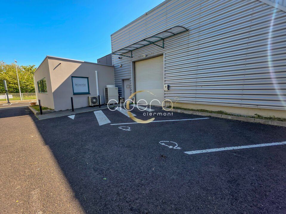 Location entrepôt refait à neuf Zone de Ladoux à GERZAT (63360).