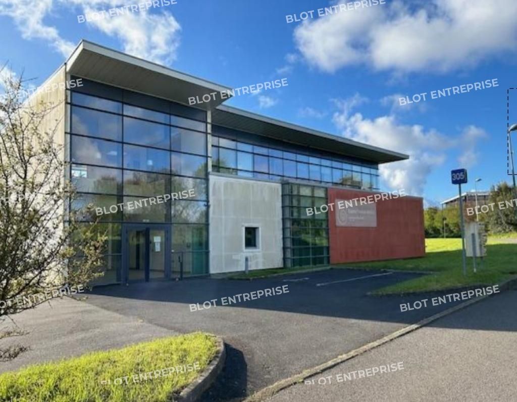 Location entrepôts 1040 m² non divisibles