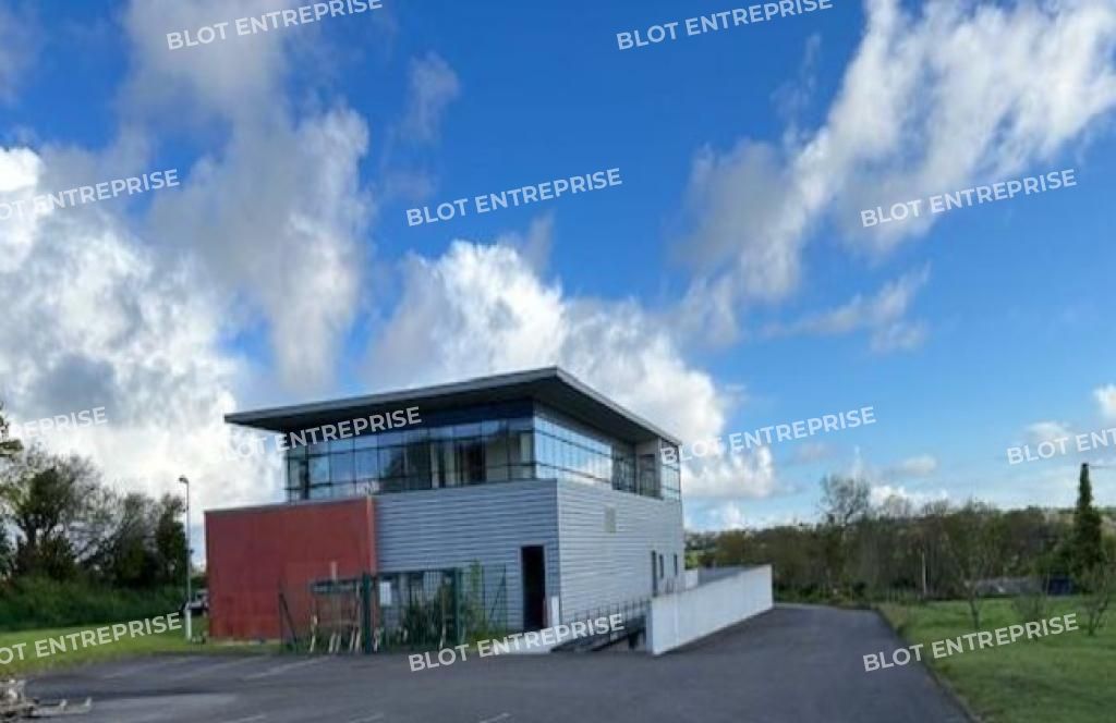 Location entrepôts 1040 m² non divisibles