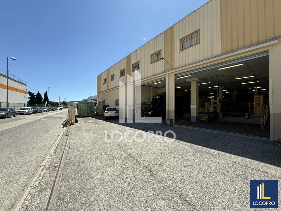 Location local d''activites 687 m² non divisibles