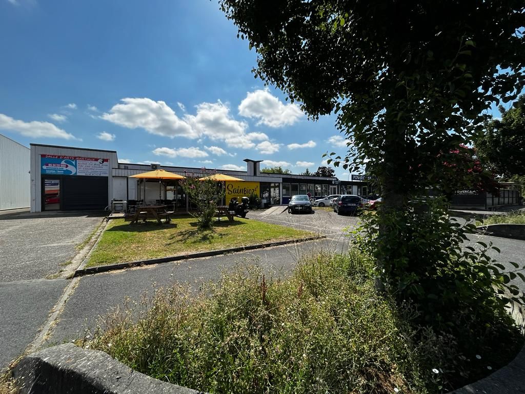 Location local 230.00 m² à BORDEAUX