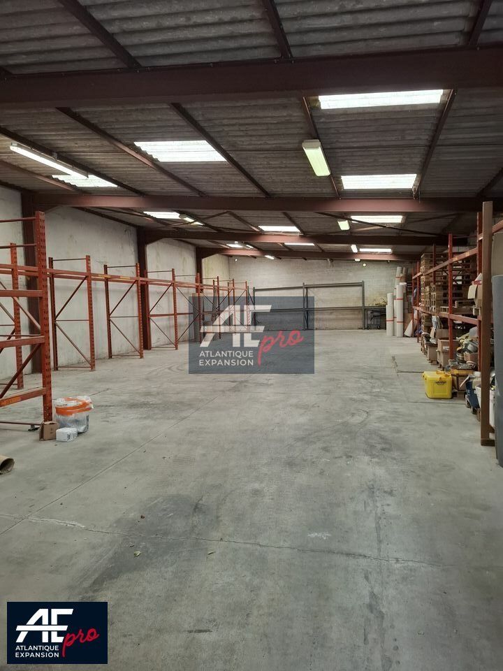 Location local d''activites 241 m² non divisibles