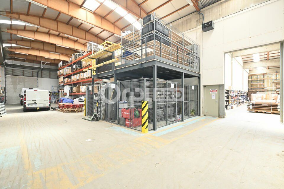 LOCAL D'ACTIVITE A LOUER - SAINT PRIEST - IMMEDIATEMENT