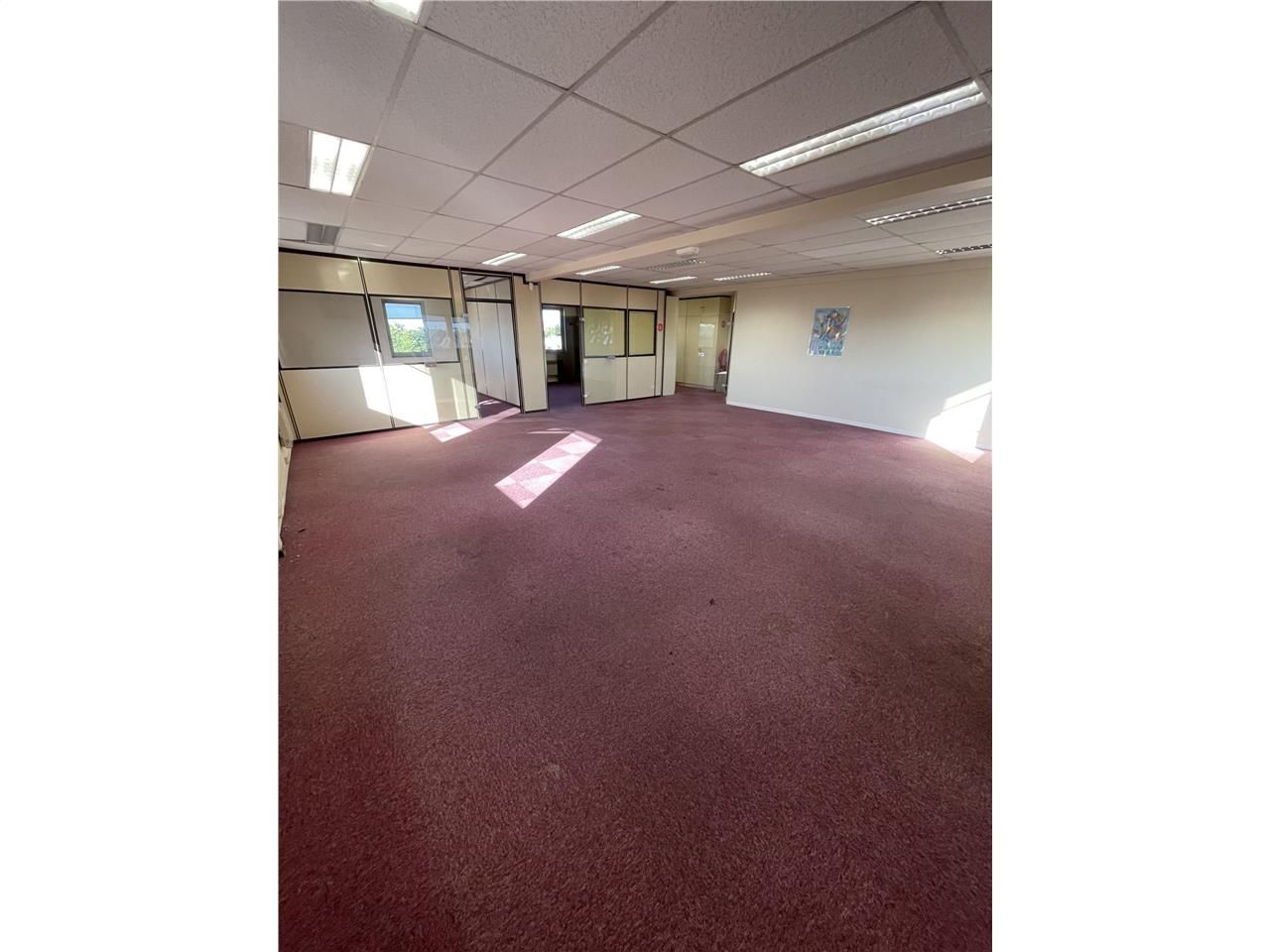 134 m² pour ce bureaux en location à Houilles