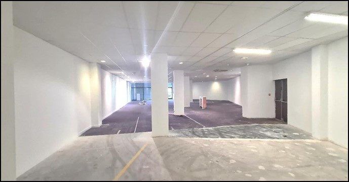 Location local commercial 402 m² à Herblay