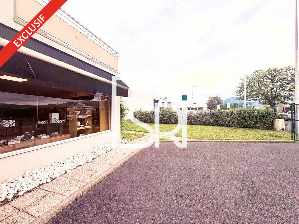 VISIBILITE - LOCATION LOCAL COMMERCIAL AVEC TERRASSE + STOCKAGE - 635 M² - 63170 AUBIERE