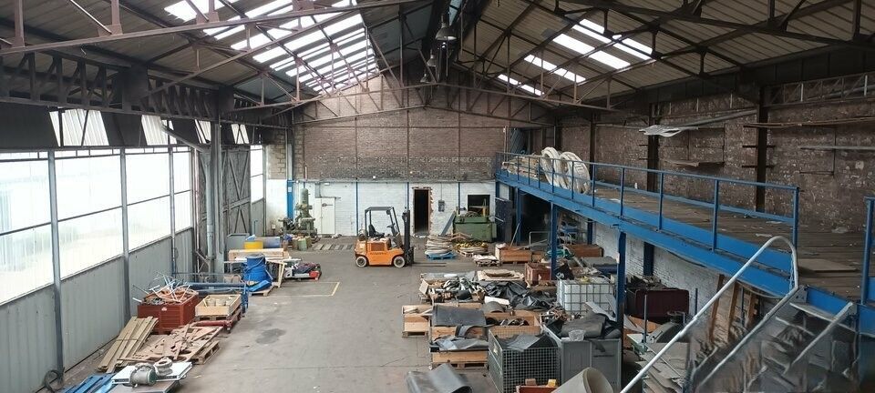 Location entrepôts 855 m² non divisibles