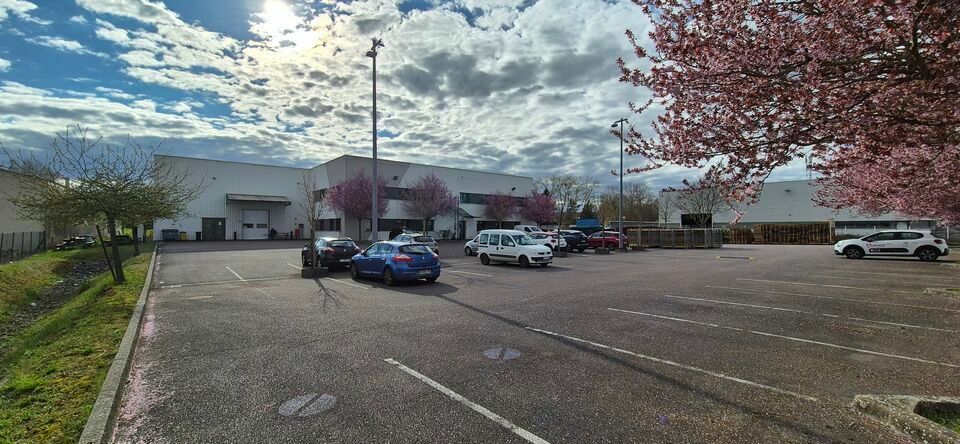 Location entrepot 3126 m² non divisibles
