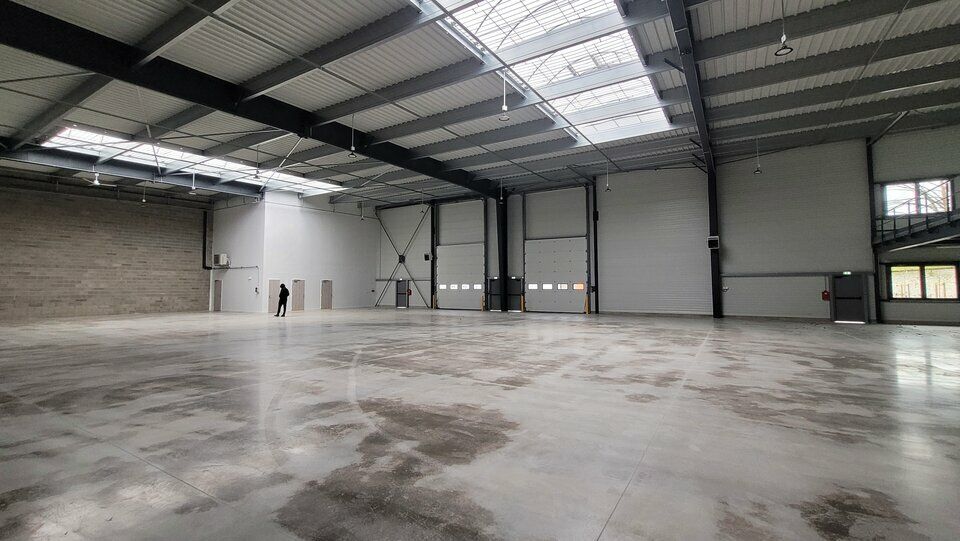 LIMITE ROUEN / PETIT QUEVILLY - PARC D'ACTIVITES NEUF & DIVISIBLE.