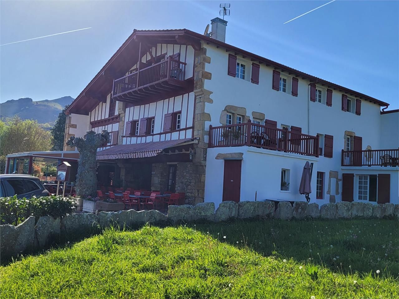 Vente local 850.00 m² à SARE