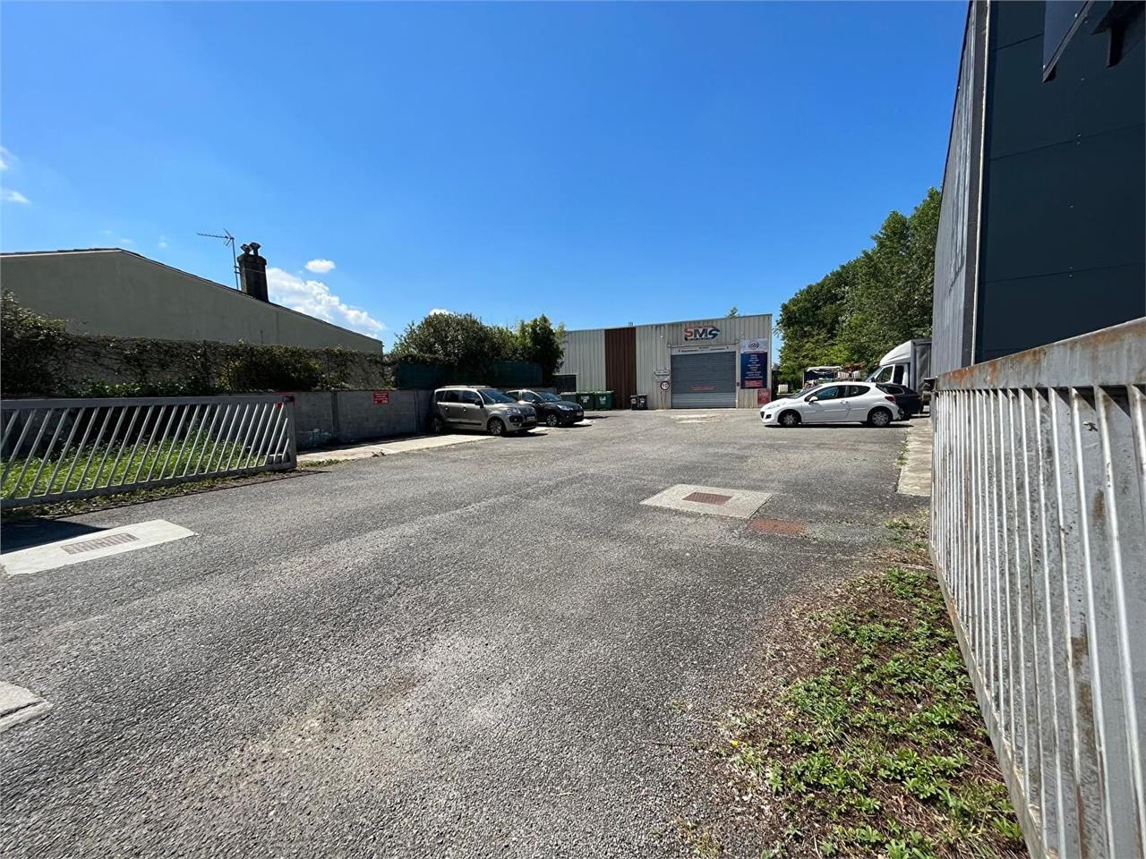 Vente local 1000.00 m² à BORDEAUX