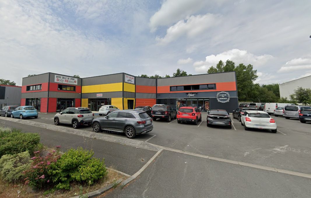 Location local commercial 210.00 m² à SAINT ANDRE DE CUBZAC