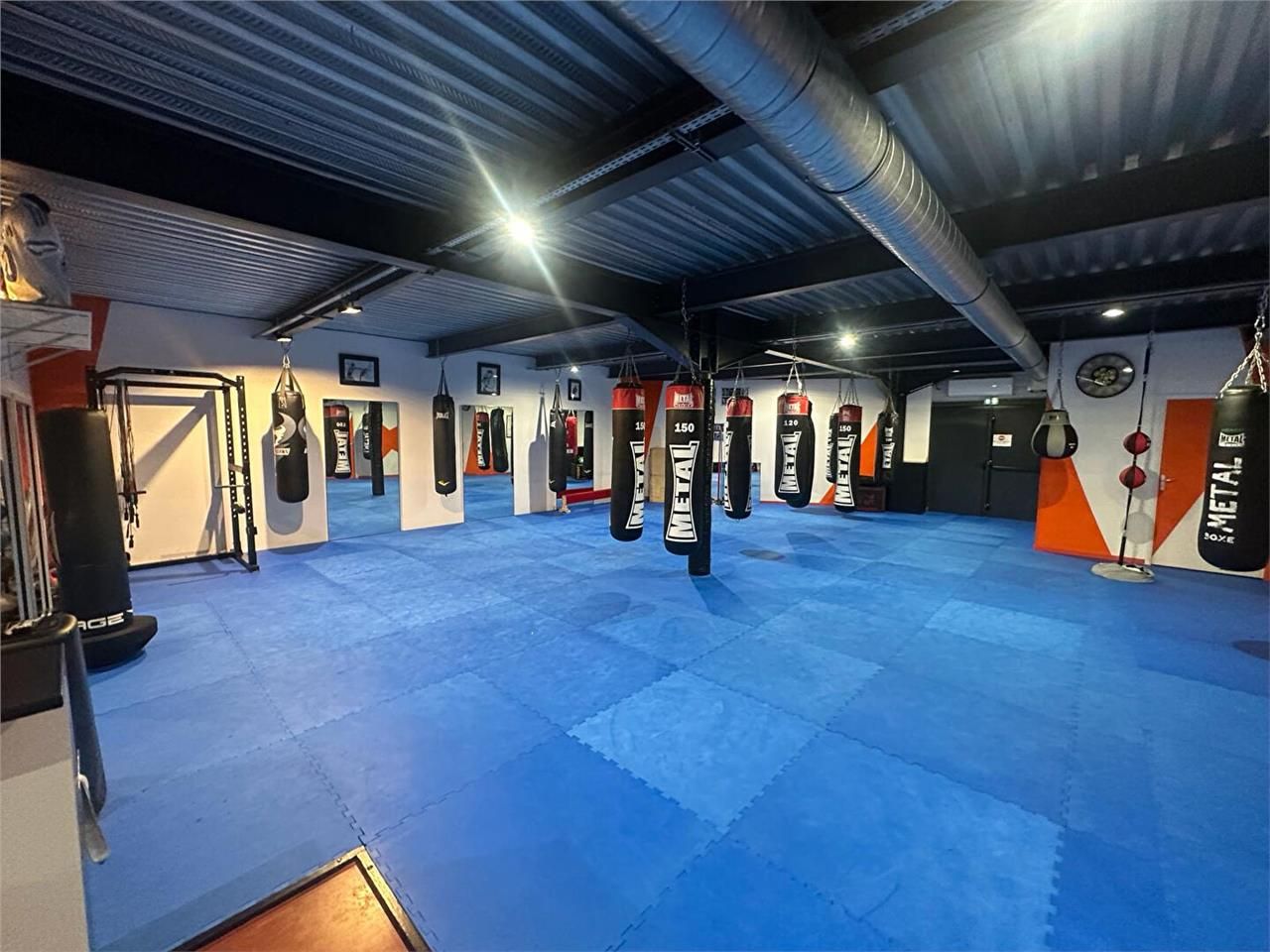 Location local commercial 210.00 m² à SAINT ANDRE DE CUBZAC