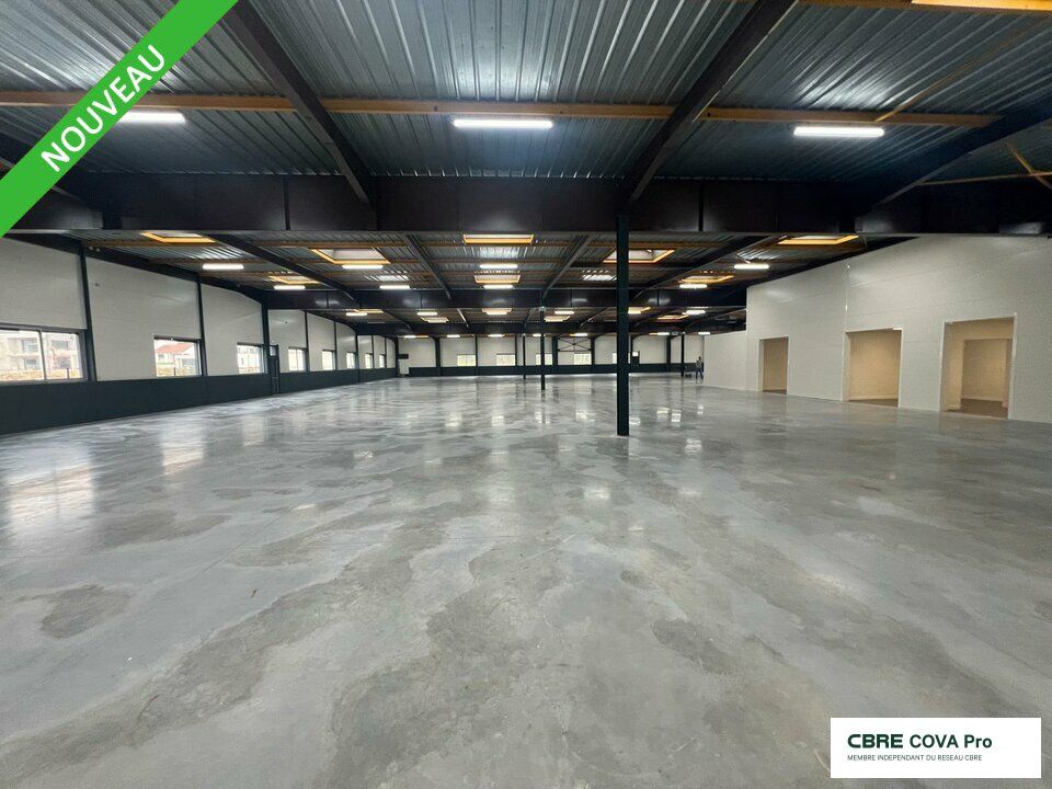 Location local d''activites 2300 m² non divisibles