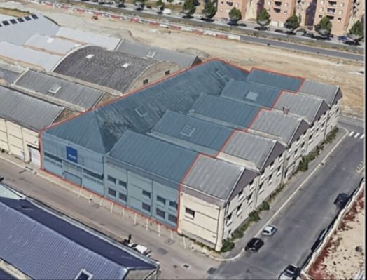 Vente entrepôts 2050 m² non divisibles