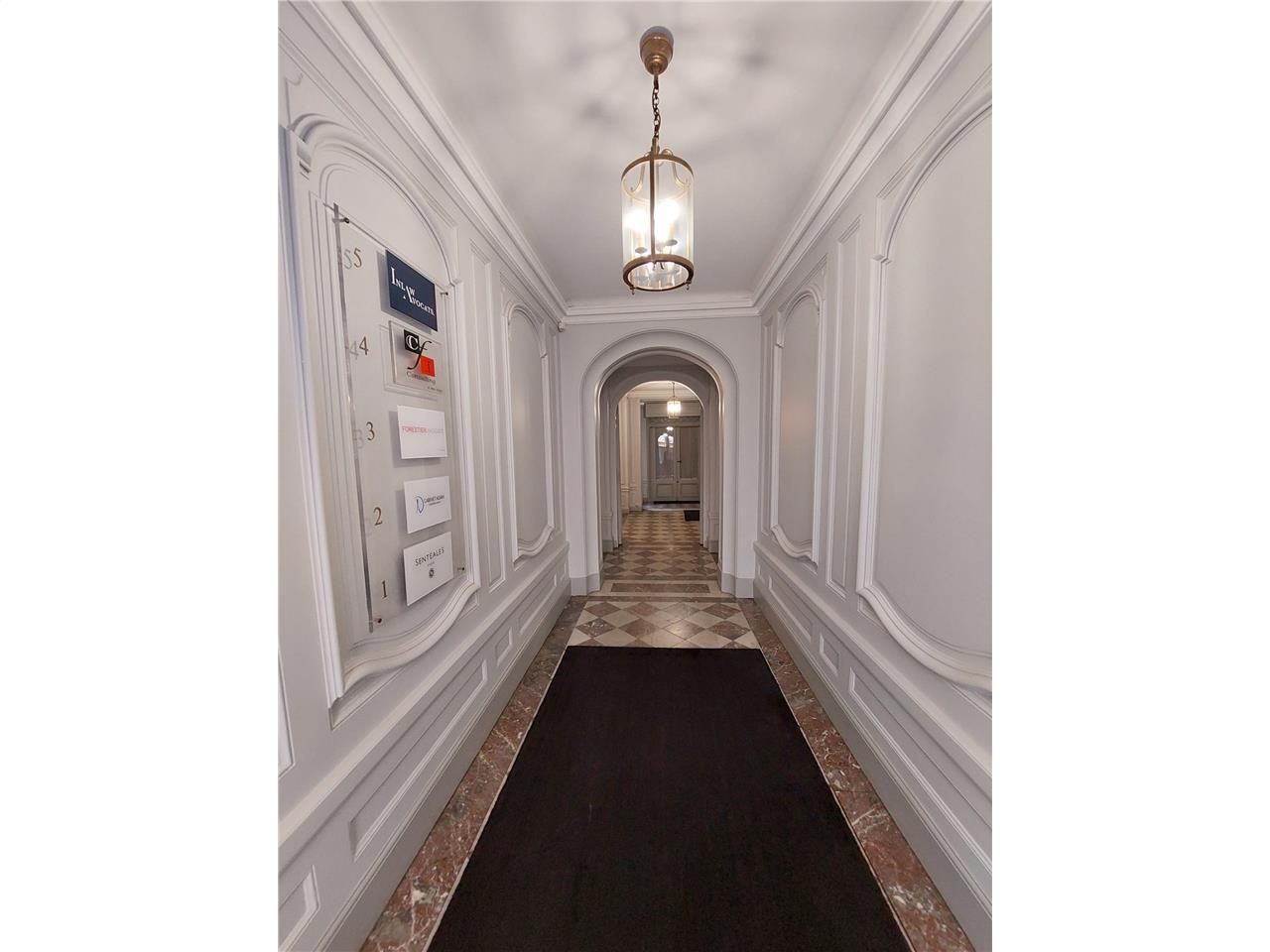 115 m² pour ce bureaux en location à Paris