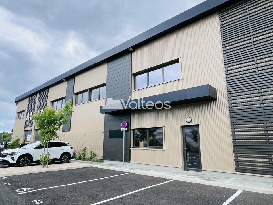 Location local d''activites 240 m² non divisibles