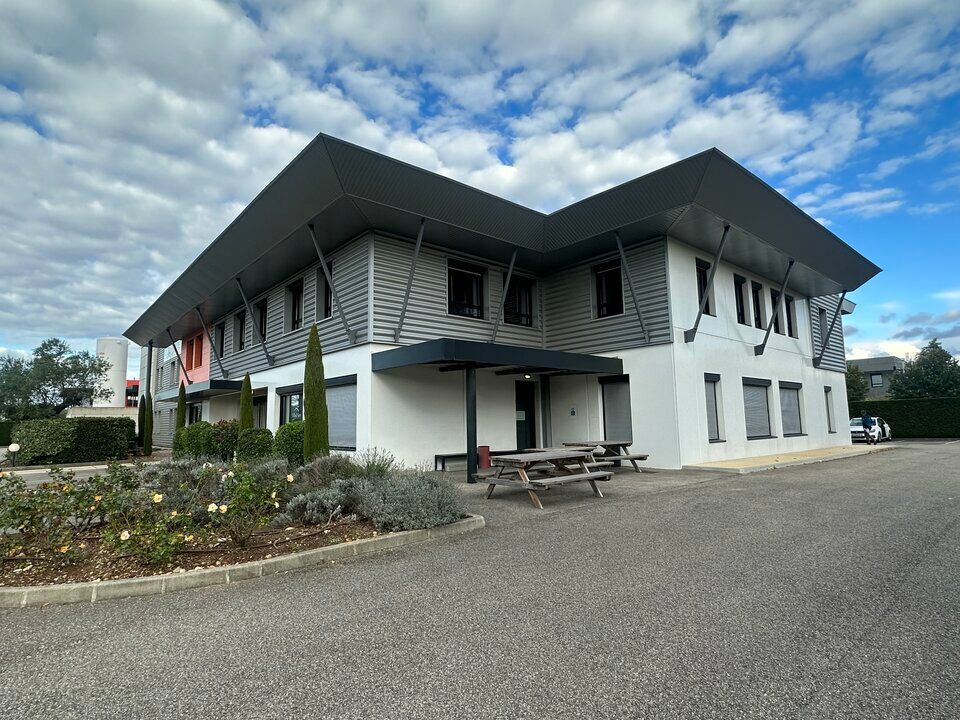 Location bureaux 1535.58 m² non divisibles