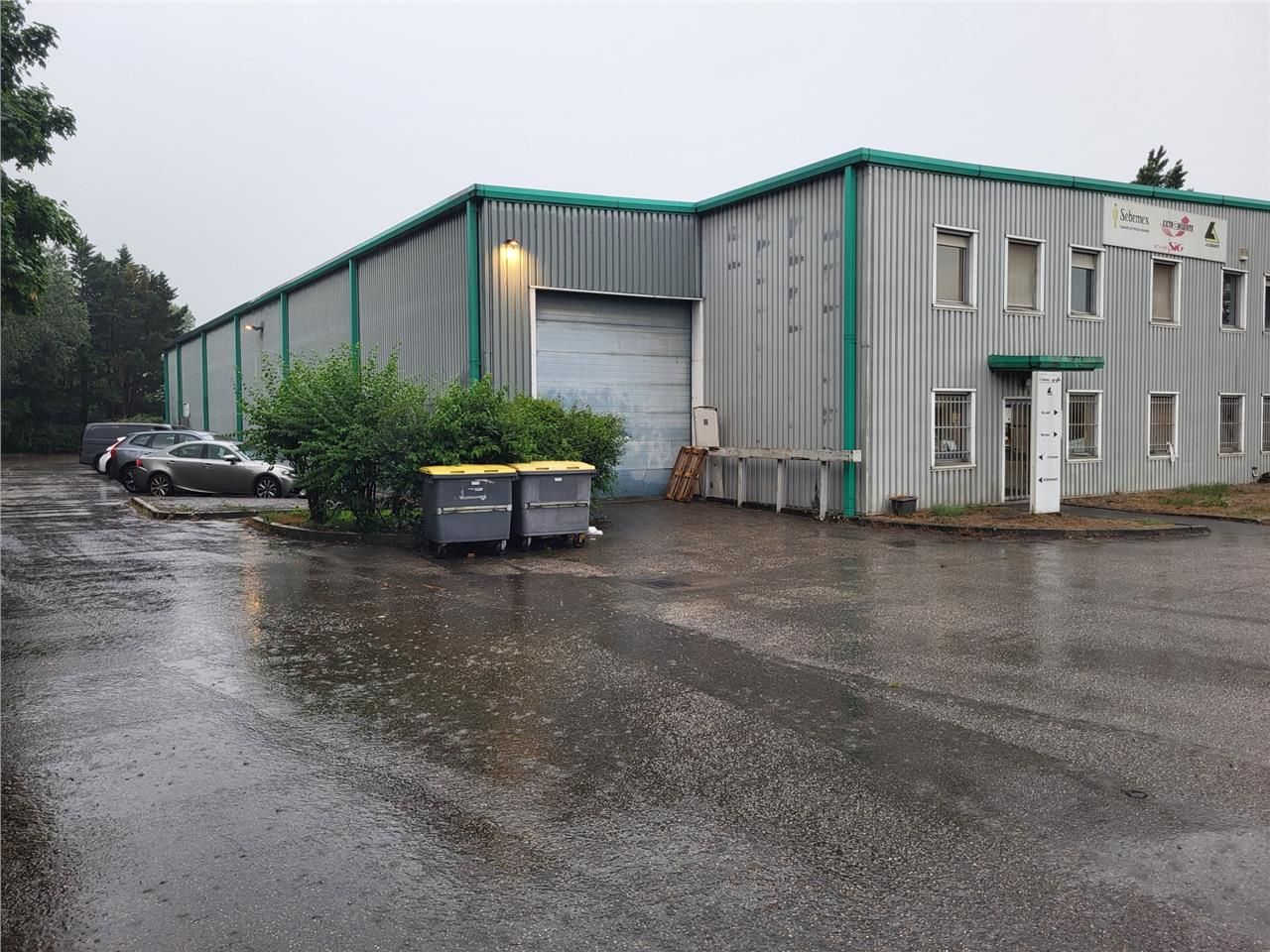 Location local 480 m² à Vaulx-en-Velin