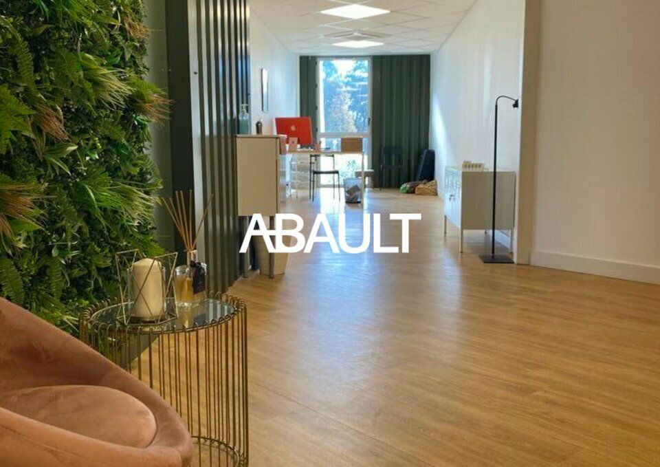 EYSINES MERMOZ A LOUER MAGNIFIQUES BUREAUX D'UNE BELLE SURFACE DE 180M² ENVIRON PARFAIT ETAT 