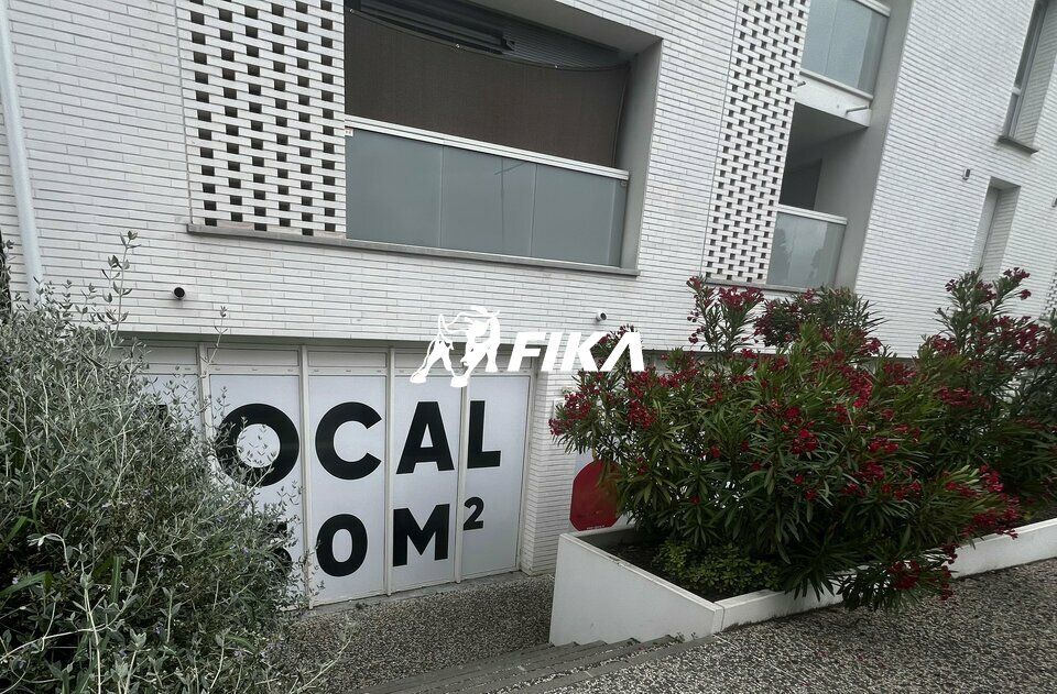 Vente local commercial 155.95 m² non divisibles