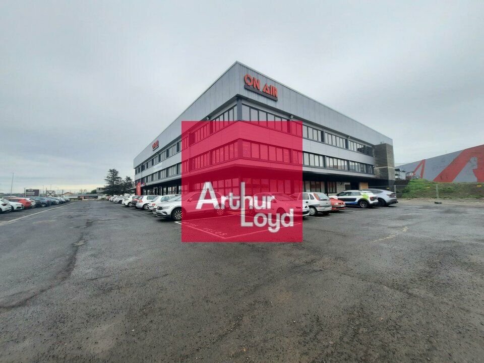 LEMPDES A LOUER LOCAL ACTIVITE 350 M²