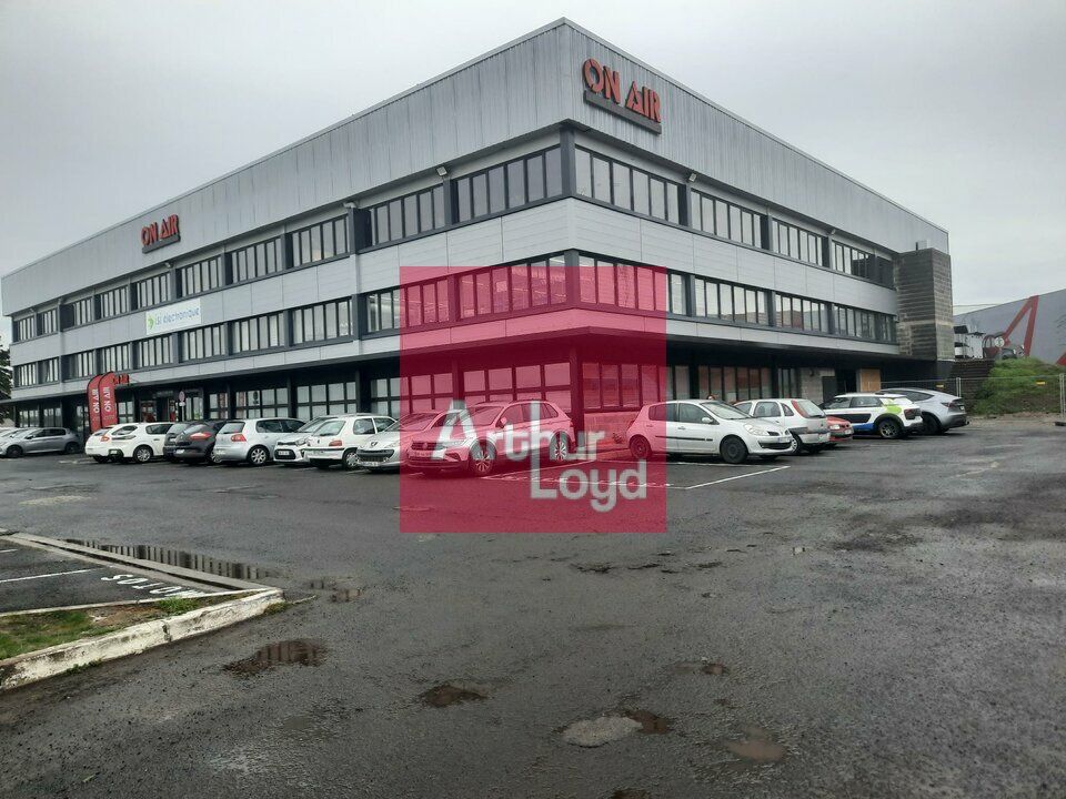 Location local d''activites 800 m² non divisibles