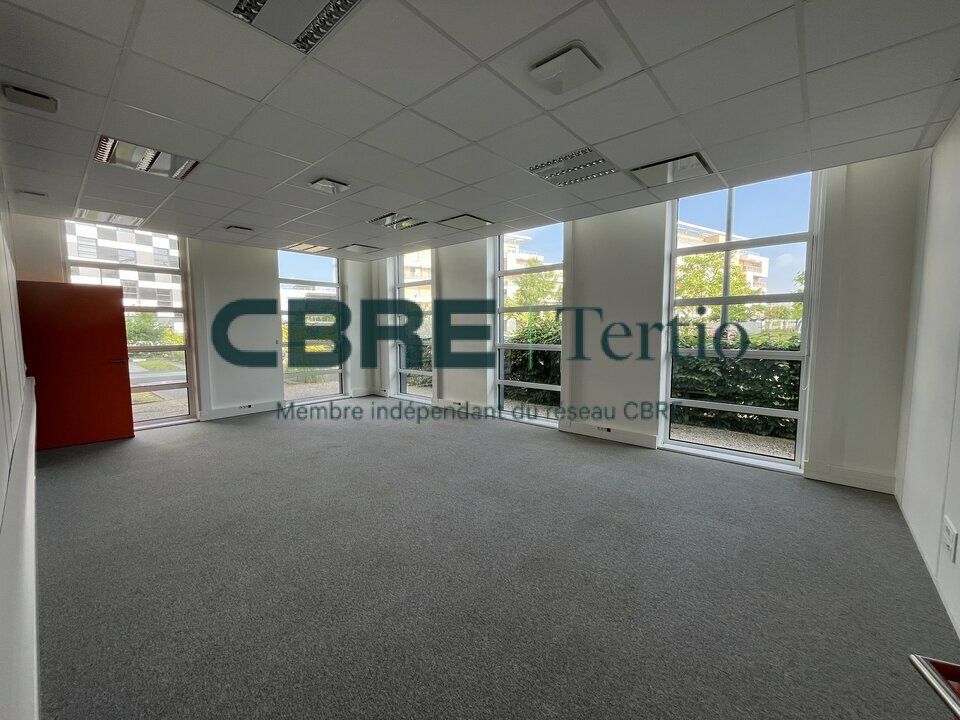 Location bureaux 228.66 m² non divisibles