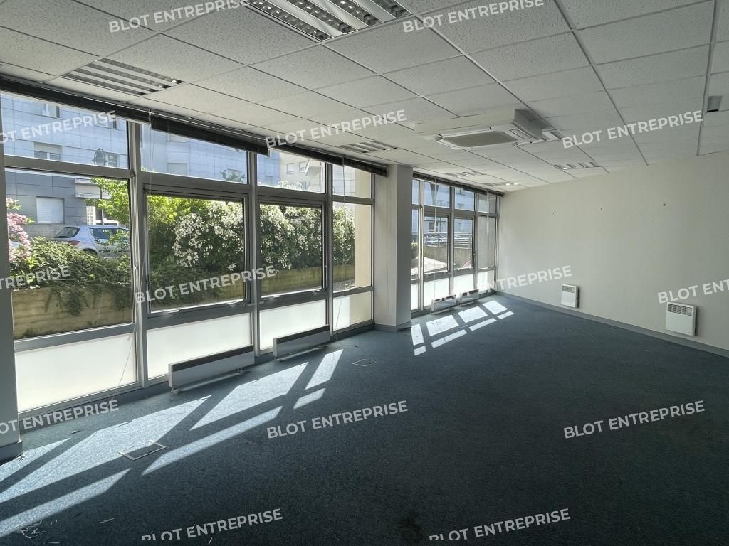 Location bureaux 176 m² non divisibles