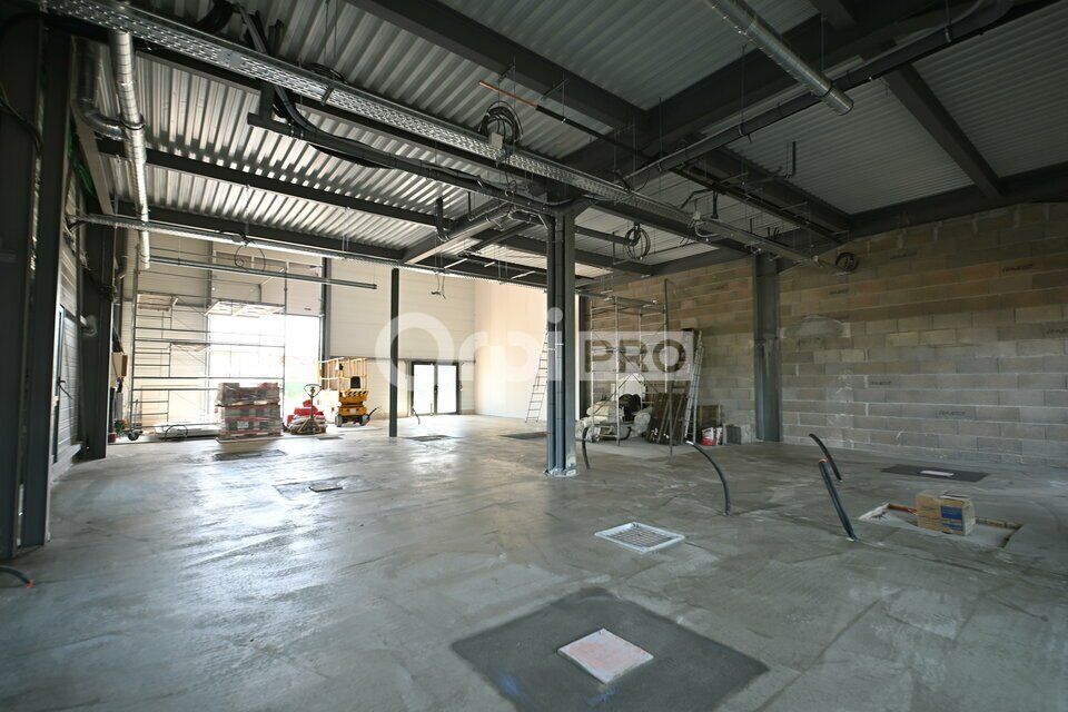 Vente local d''activites 246 m² non divisibles