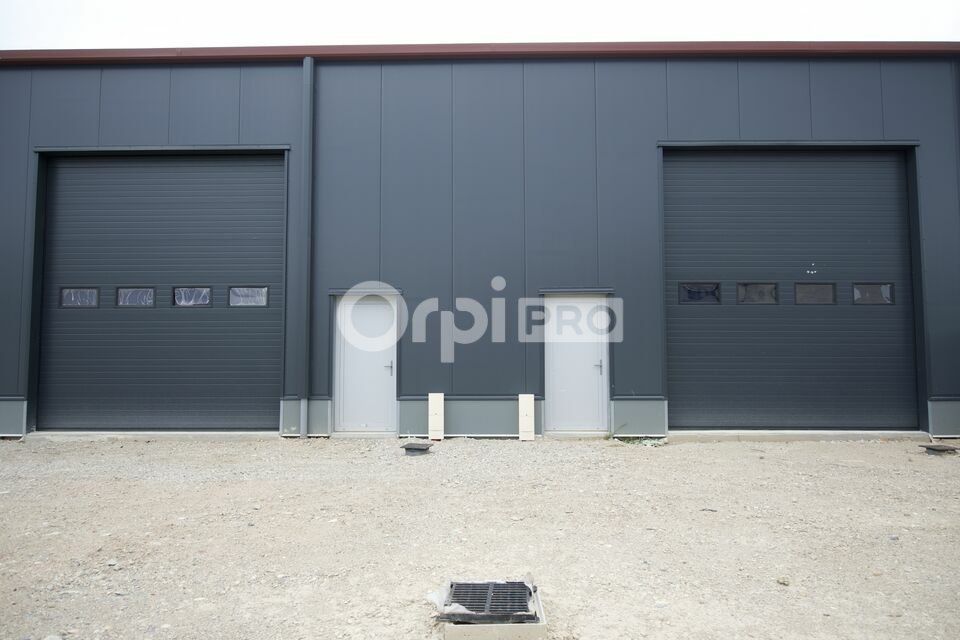 Location local d''activites 260 m² divisibles à partir de 130 m²