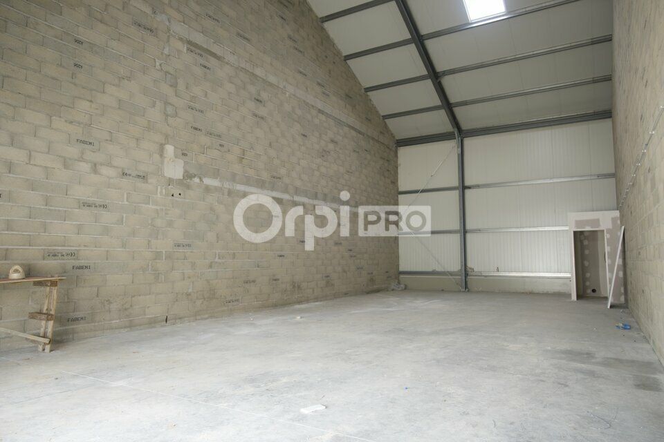 LOCAL D'ACTIVITÉ - À LOUER - CHAVANOZ