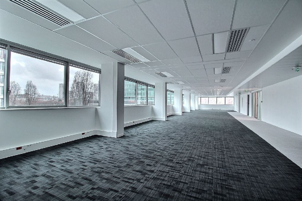 Location bureaux 2101 m² divisibles à partir de 233 m²