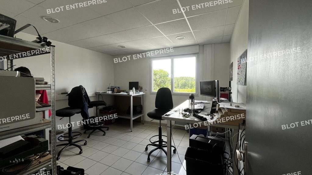 Location bureaux 215 m² non divisibles