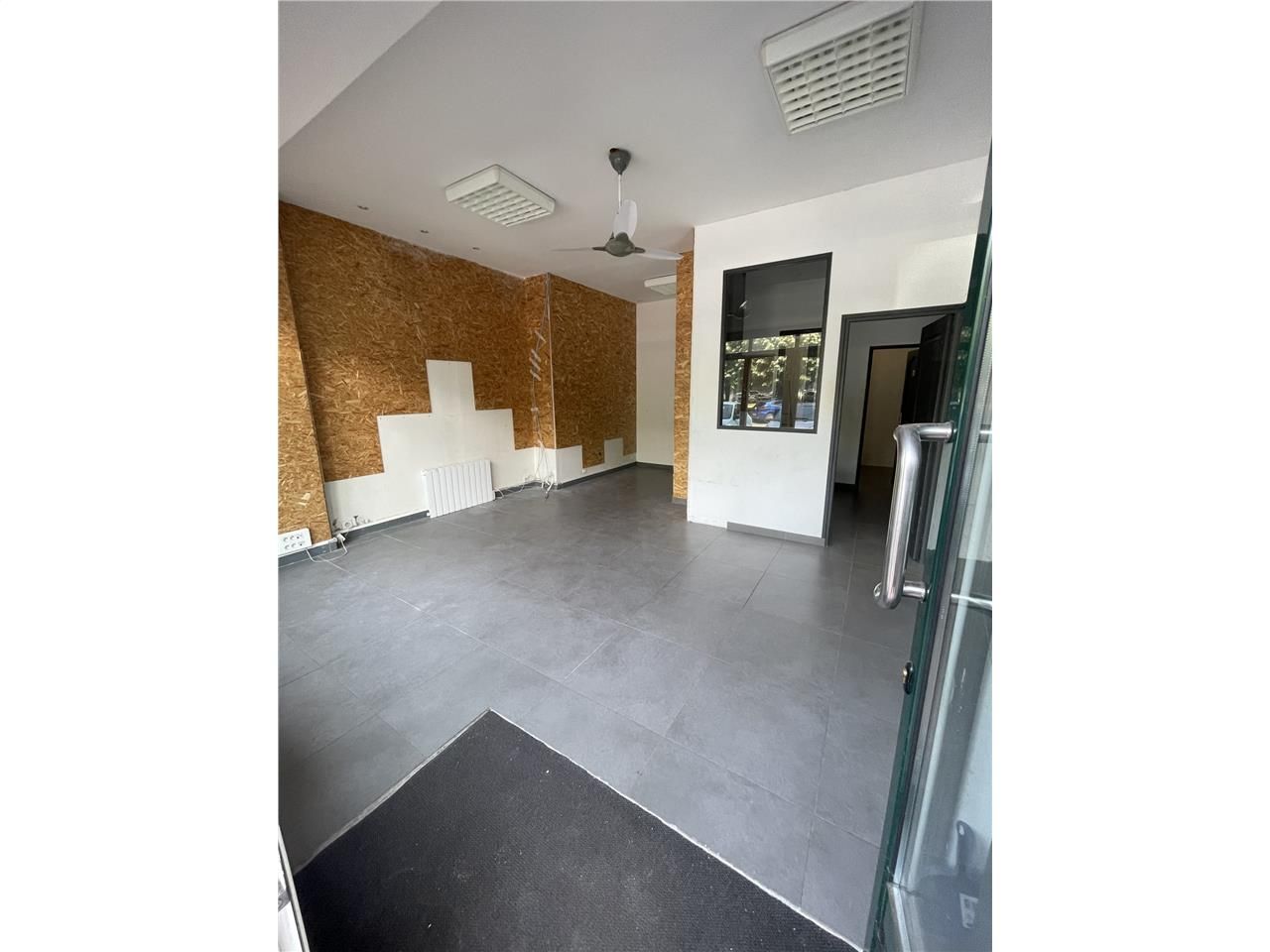 Vente local commercial 68 m² à Le Pecq