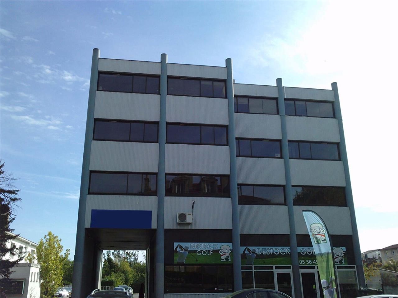 Location bureaux 72.00 m² à TALENCE