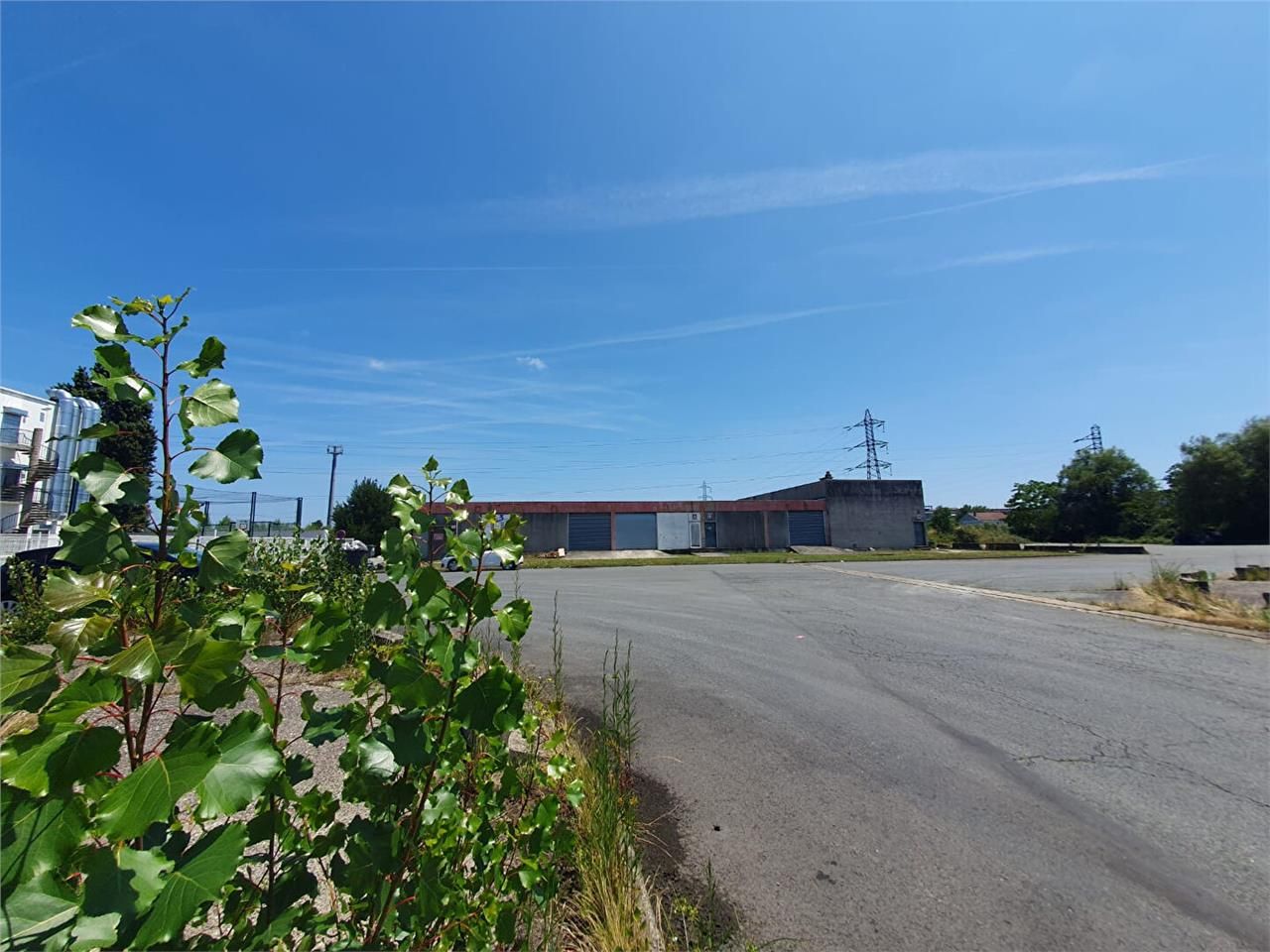 Location local 95.00 m² à BORDEAUX