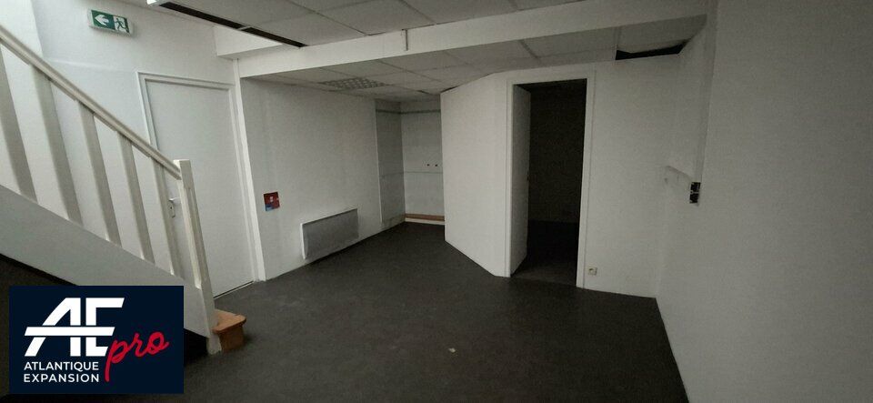 A LOUER LOCAL COMMERCIAL BUREAUX- AXE PASSANT SAINT NAZAIRE CENTRE ENTREE DE VILLE 