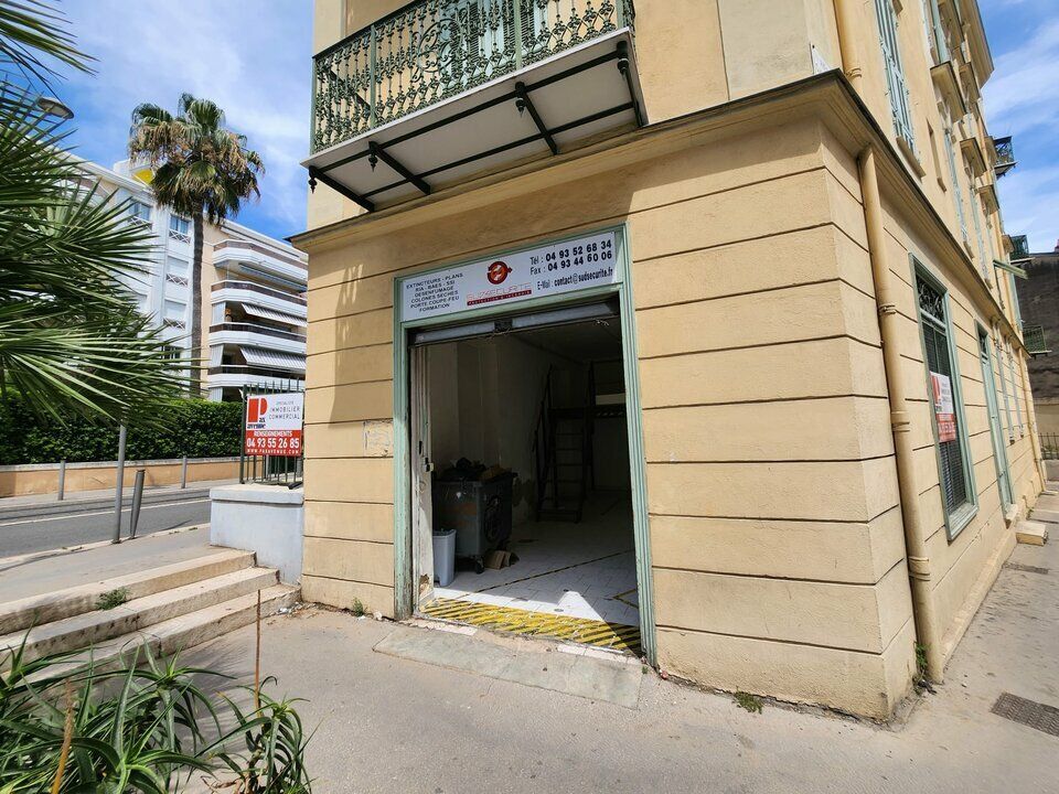 Location local commercial 150 m² non divisibles