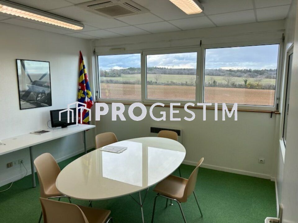 BUREAUX EN BON ETAT - AERODROME DE DAROIS