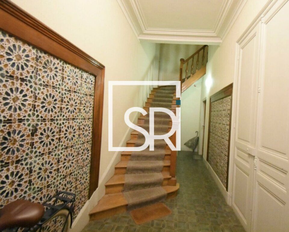 Bureau à vendre - 319 m²