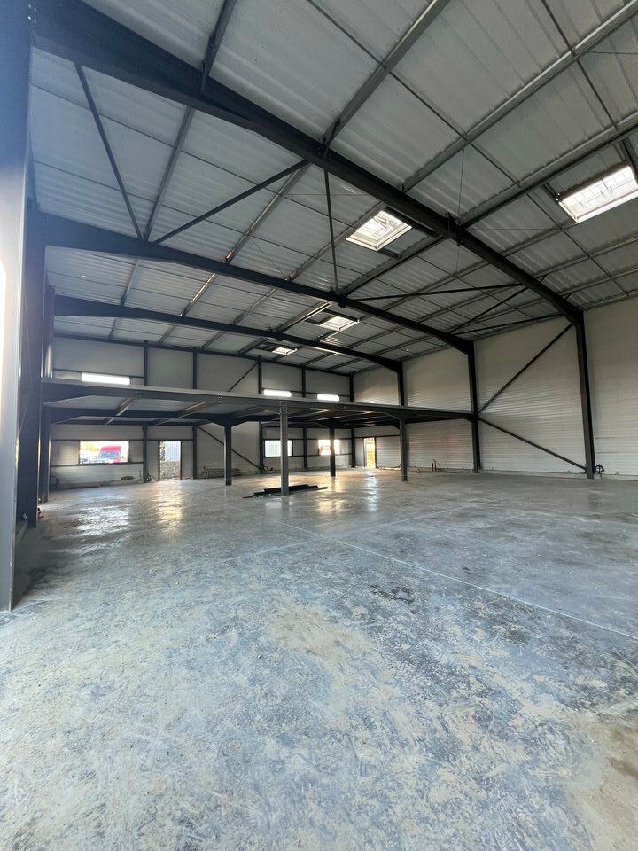 Location entrepot 730 m² non divisibles