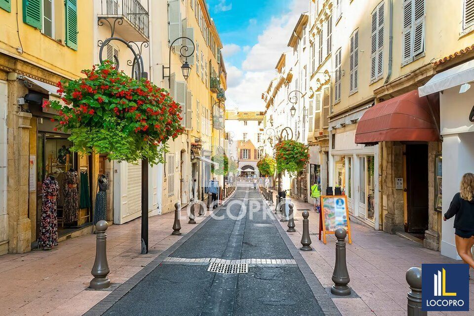 Location local commercial 100 m² non divisibles