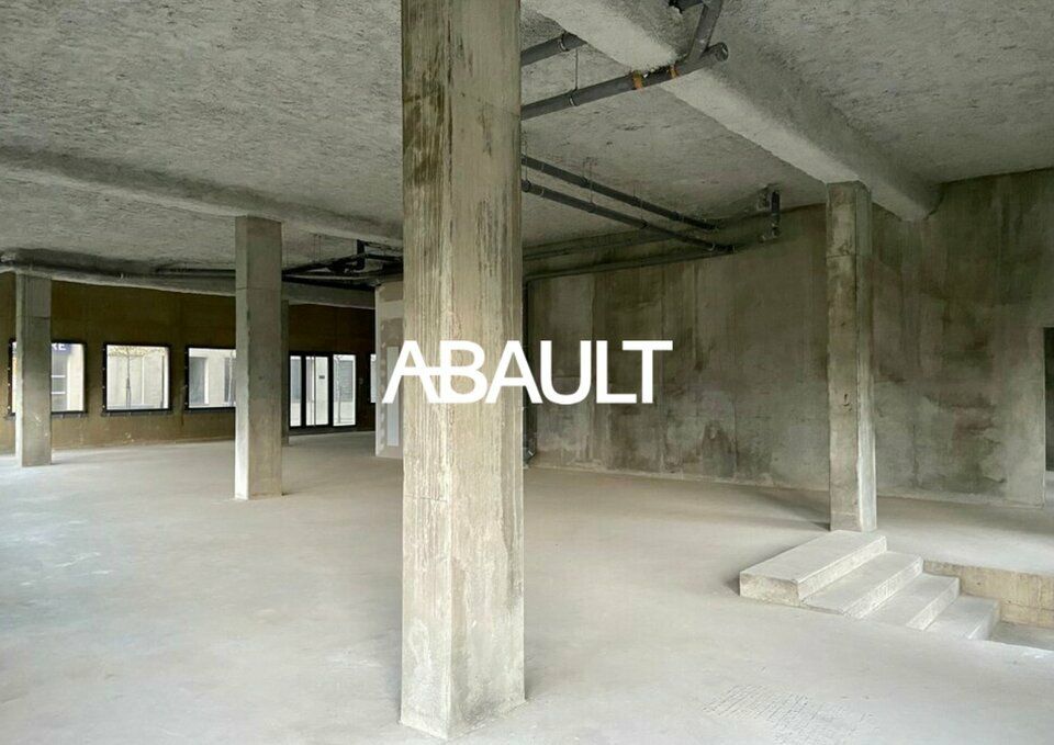 Location local commercial 326.4 m² non divisibles