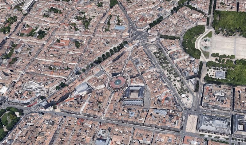 A LOUER LOCAL COMMERCIAL TRIANGLE D'OR