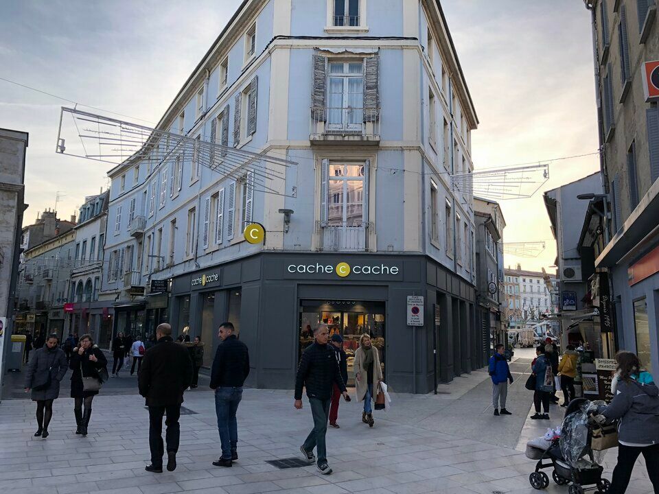 Location local commercial 60 m² non divisibles